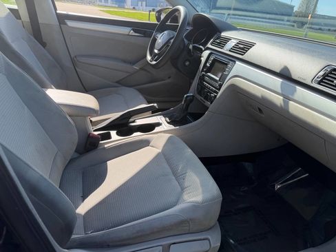 Used 2017 Volkswagen Passat 1.8T S image 11