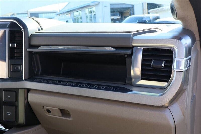 Used 2025 Ford F350 Platinum w/ Platinum Plus Package AWD/4WD image 35