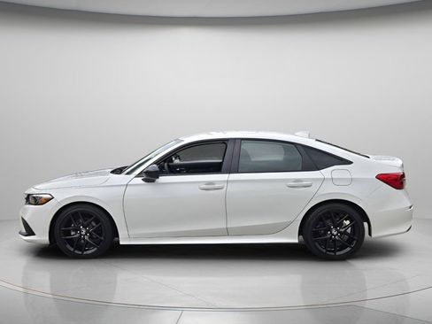 Used 2024 Honda Civic Sport image 4