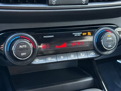 Certified 2023 Kia Forte GT-Line image 17