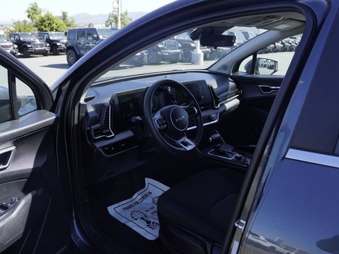 Used 2023 Kia Sportage LX FWD image 25