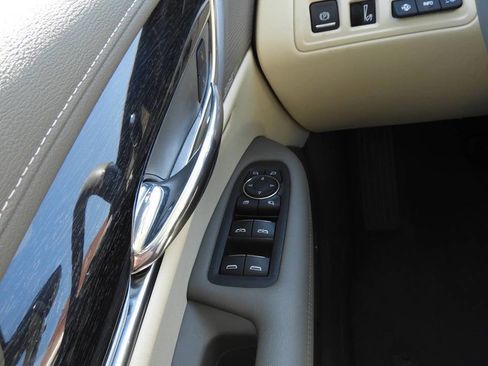 Used 2022 Cadillac XT6 Premium Luxury w/ Technology Package image 17