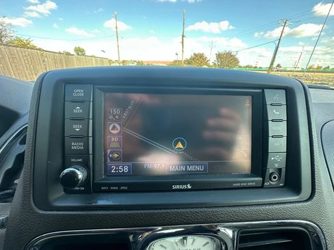 Used 2012 Chrysler Town & Country Touring w/ Entertainment Group #1 image 29