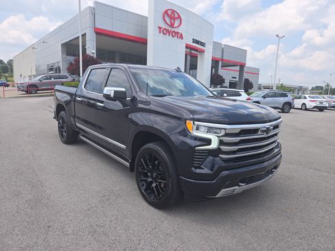 Used 2024 Chevrolet Silverado 1500 High Country w/ High Country Premium Package image 4