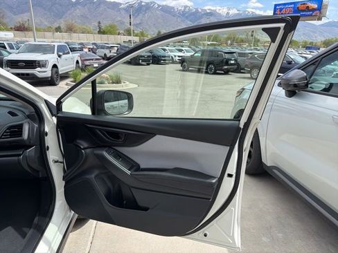 Used 2020 Subaru Crosstrek 2.0i Premium w/ Moonroof Package 2 AWD/4WD image 31