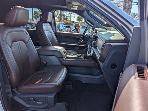 Used 2023 Ford Expedition Max Limited image 21