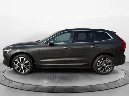 Used 2022 Volvo XC60 B5 Momentum w/ Protection Package Premier FWD image 4