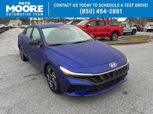 Used 2025 Hyundai Elantra Sport image 1