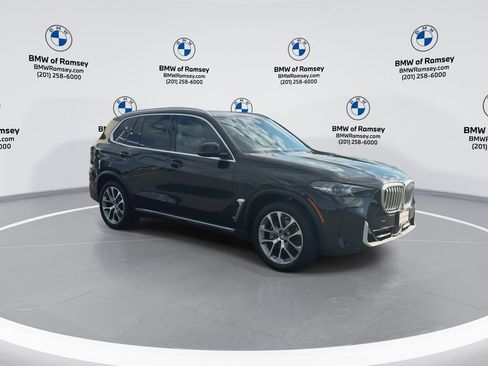 Used 2024 BMW X5 xDrive40i w/ Parking Assistance Package AWD/4WD image 2