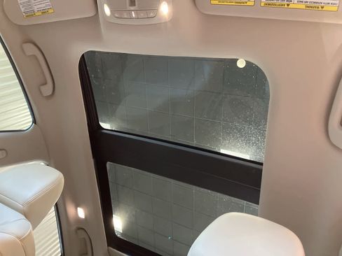 Used 2018 Nissan Murano S image 11