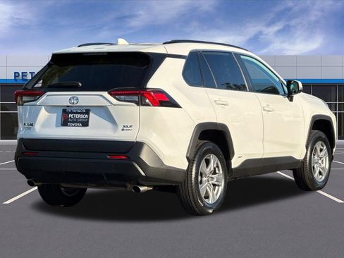 Used 2025 Toyota RAV4 XLE AWD/4WD image 4