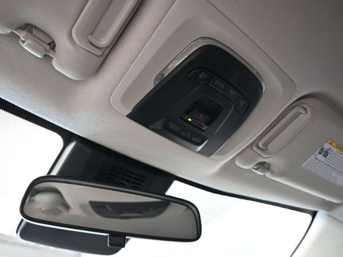 Used 2025 Toyota Corolla LE image 19