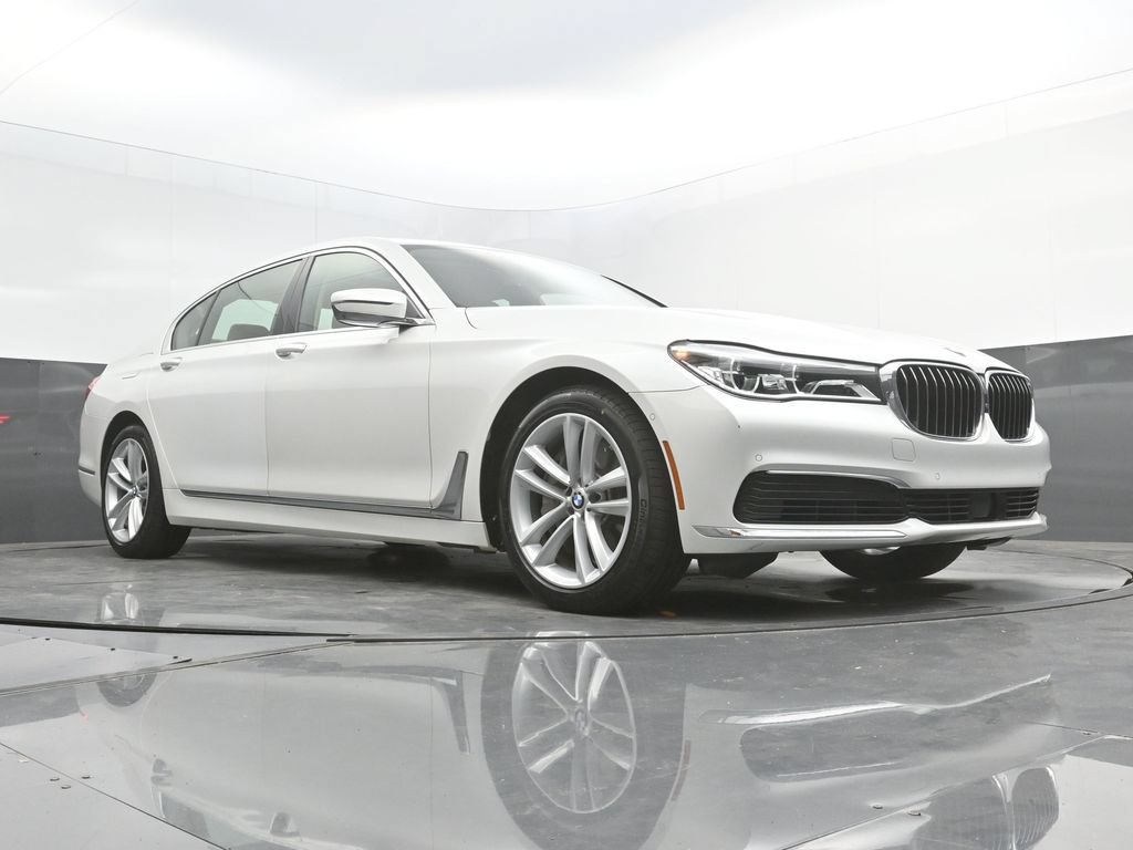 Used 2019 BMW 750i w/ Executive Package RWD image 48