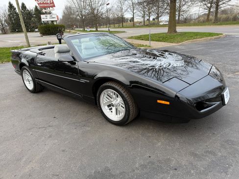 Used 1991 Pontiac Firebird Convertible image 21