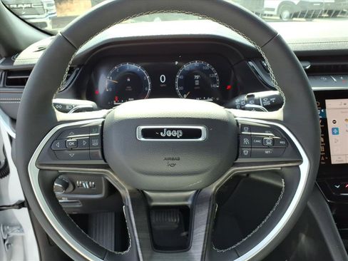 New 2026 Jeep Grand Cherokee Altitude AWD/4WD image 11