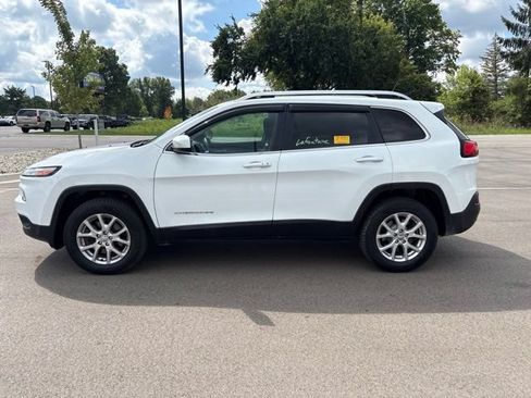 Used 2015 Jeep Cherokee Latitude w/ Comfort/Convenience Group AWD/4WD image 2