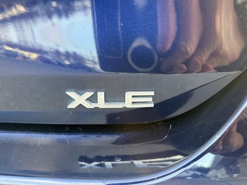 Used 2021 Toyota Highlander XLE image 10