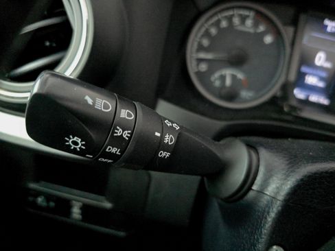 Used 2016 Toyota Tacoma TRD Sport w/ Towing Package image 85