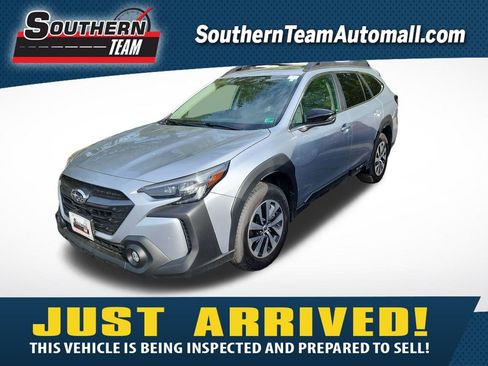 Used 2025 Subaru Outback Premium AWD/4WD image 1