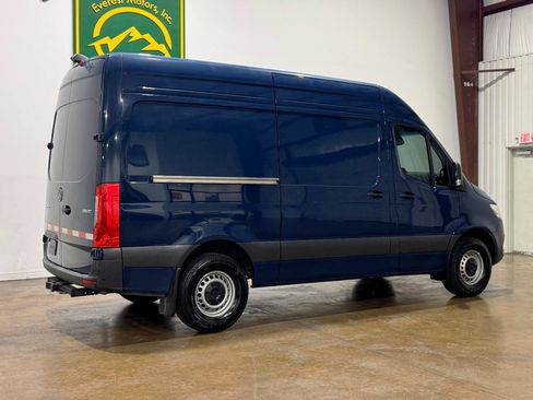 Used 2024 Mercedes-Benz Sprinter 2500 image 2