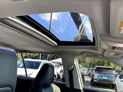Used 2022 Toyota RAV4 XLE Premium AWD/4WD image 20