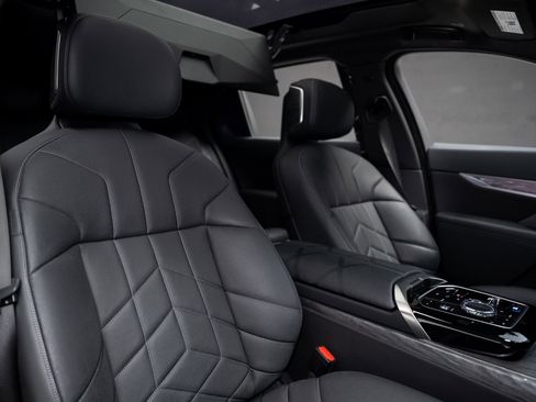 Used 2024 BMW i7 eDrive50 w/ M Sport Package image 60