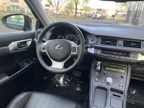 Used 2013 Lexus CT 200h w/ Seat Comfort Pkg image 14