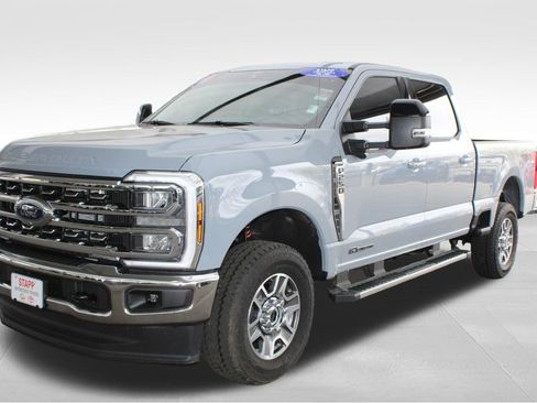 Used 2025 Ford F250 Lariat w/ FX4 Off-Road Package AWD/4WD image 9