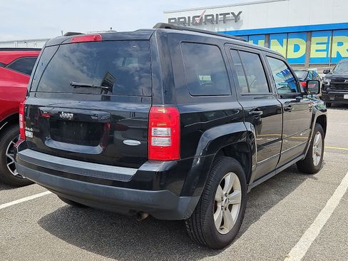 Used 2016 Jeep Patriot Latitude AWD/4WD image 3