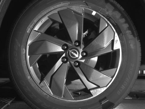 Used 2025 Nissan Rogue SV image 14