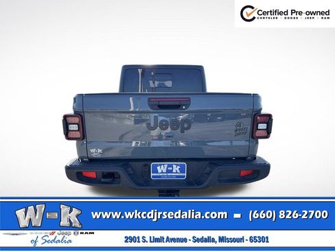 Certified 2025 Jeep Gladiator Sport AWD/4WD image 10
