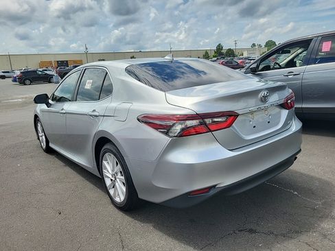 Used 2021 Toyota Camry LE FWD image 4
