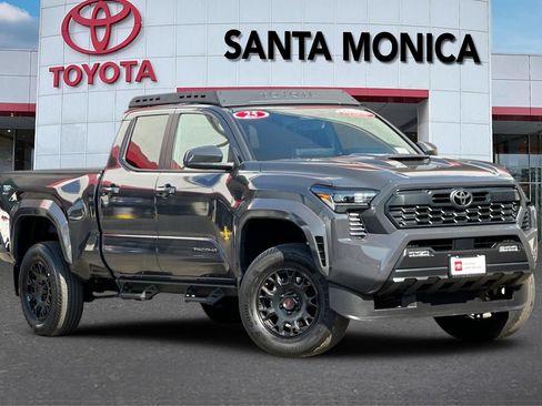 Certified 2025 Toyota Tacoma TRD Sport AWD/4WD image 2
