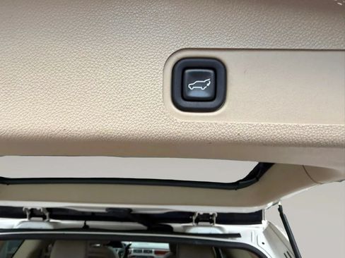 Used 2013 Chevrolet Tahoe LTZ AWD/4WD image 31