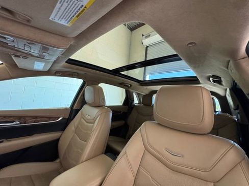 Used 2022 Cadillac XT5 Premium Luxury w/ Platinum Package AWD/4WD image 28