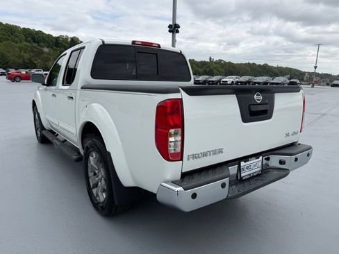 Used 2016 Nissan Frontier SL w/ Moonroof Package AWD/4WD image 5