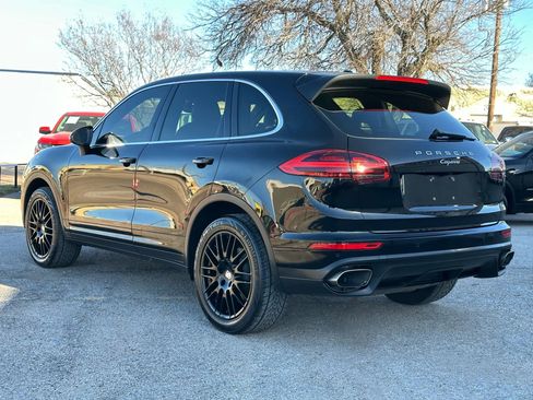 Used 2018 Porsche Cayenne Platinum Edition image 4