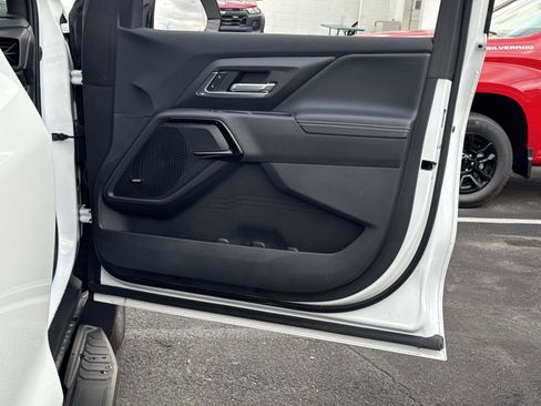 New 2025 Chevrolet Silverado EV LT image 13