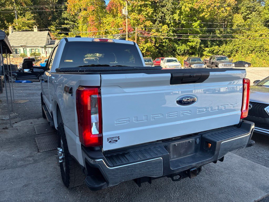Used 2023 Ford F350 XLT AWD/4WD image 15
