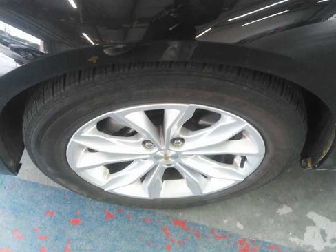 Used 2025 Chevrolet Malibu LT FWD image 5