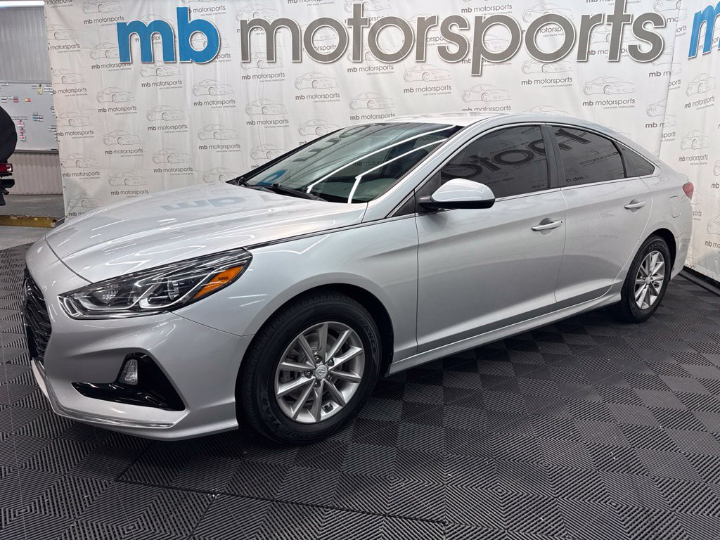 Used 2018 Hyundai Sonata SE FWD image 2