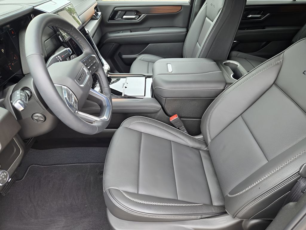 Used 2026 GMC Yukon Denali w/ Sun & Power Step Package AWD/4WD image 11