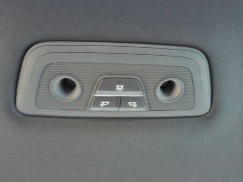 Used 2022 Genesis G70 2.0T w/ Prestige Package image 33