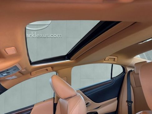 Certified 2024 Lexus ES 350 w/ Premium Package FWD image 18