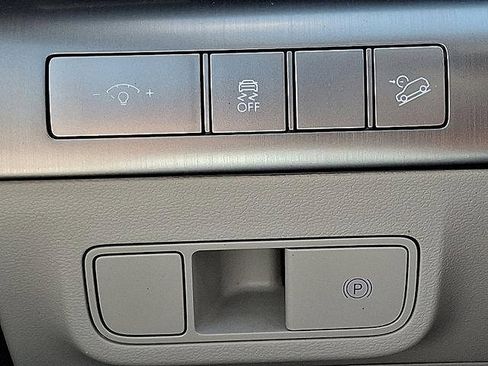 Certified 2025 Hyundai Kona SEL image 23