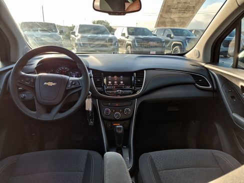 Used 2020 Chevrolet Trax LS w/ Tint and Cruise Package FWD image 30