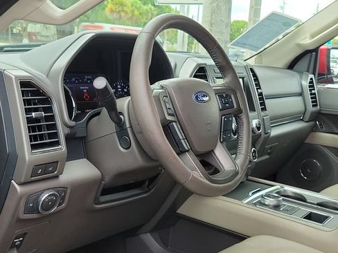 Used 2020 Ford Expedition XLT w/ Equipment Group 202A RWD image 8