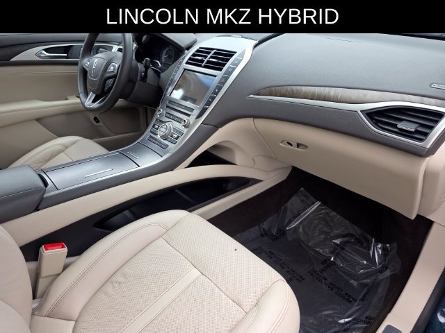 Used 2020 Lincoln MKZ Reserve w/ Elements Package FWD image 9