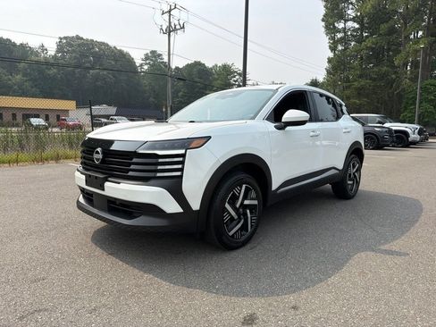 Certified 2025 Nissan Kicks SV FWD image 2