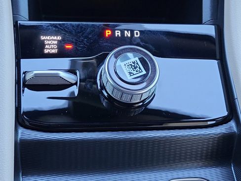 New 2025 Jeep Grand Cherokee Limited w/ Black Appearance Package image 17